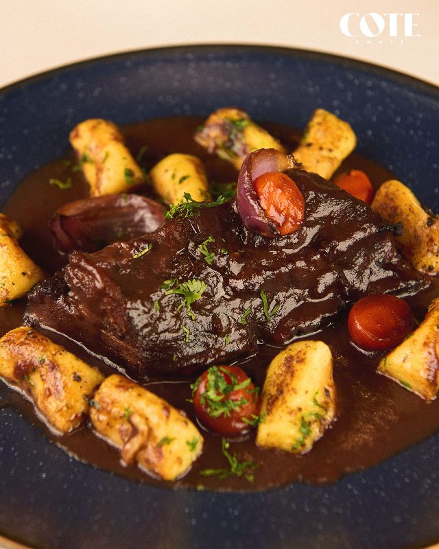 Asado de tira de ternera en cocción lenta con salsa de setas